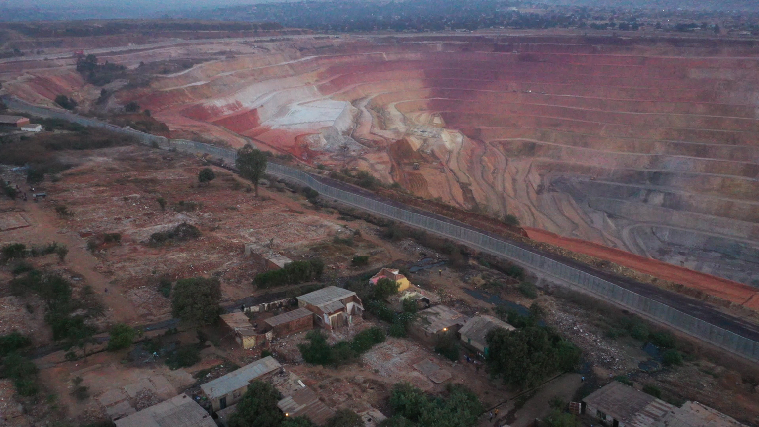 In 2022, 40% of the Gécamines district was taken over by a mining quarry and 209 households left in a controversial relocation process. 